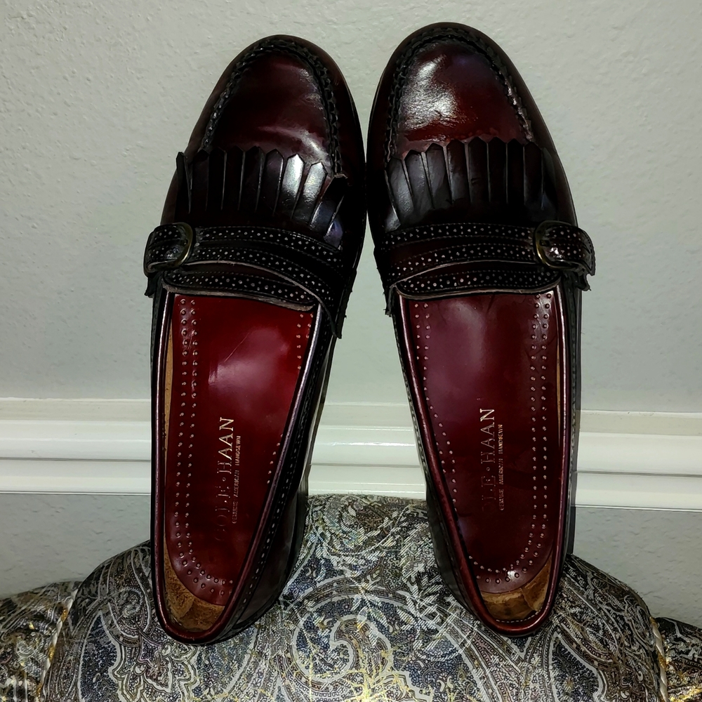 COLE . HAAN Genuine American Handsewn leather shoe